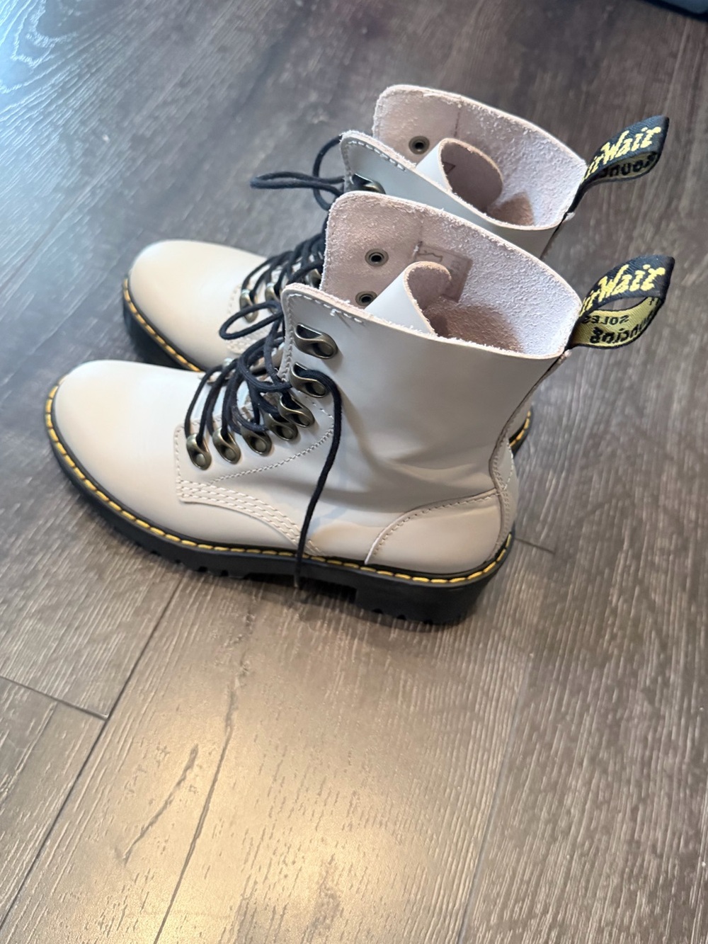 Dr. Martens LEONA WOMEN'S 6 Sendel Leather Platform Boots - Picture 6 of 9